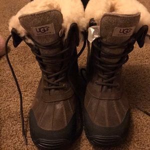 Ugg brown boots. Size9.